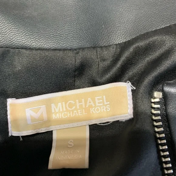 Size small - Picture 4 of 5